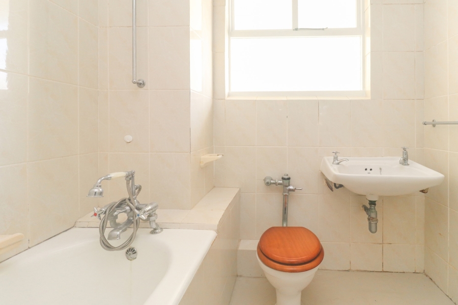 2 Bedroom Property for Sale in Sea Point Western Cape